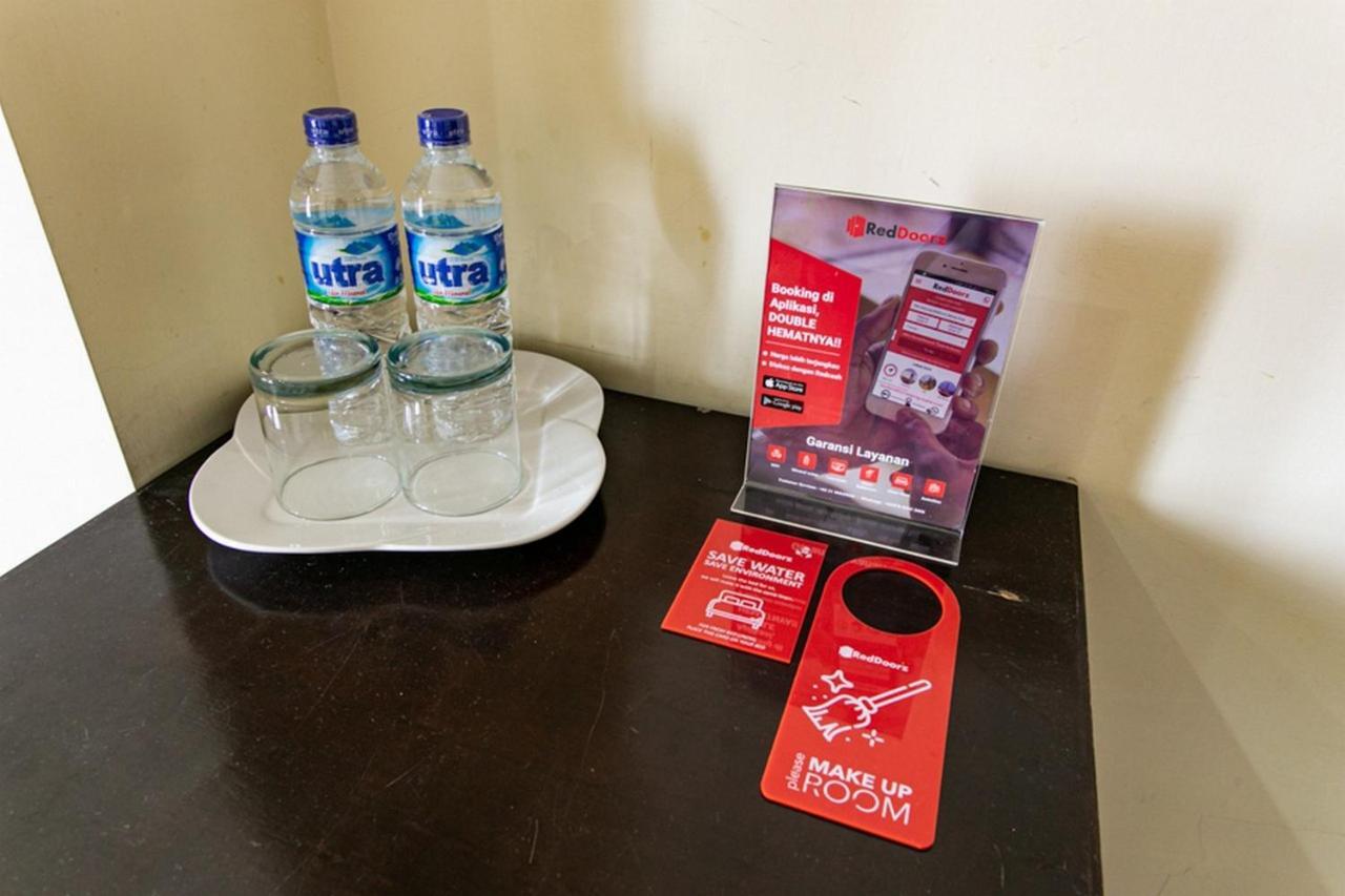 Reddoorz Plus Near Alun Alun Karanganyar Solo 外观 照片